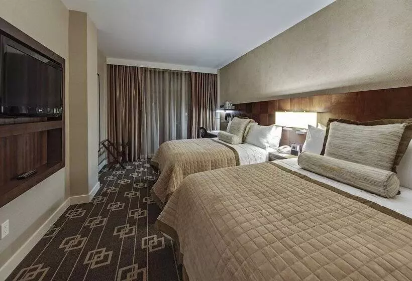 Superior Room, Wyndham Garden Chinatown