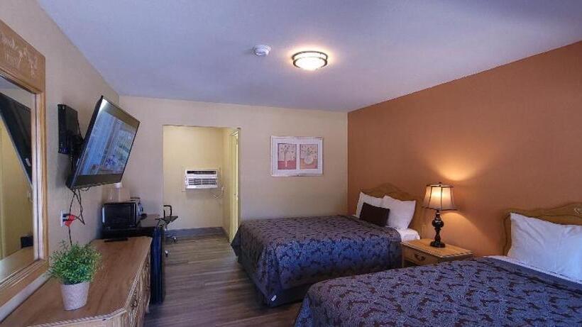 Номер Стандарт 2 Двуспальные Кровати, Lakeview Inn Lucerne