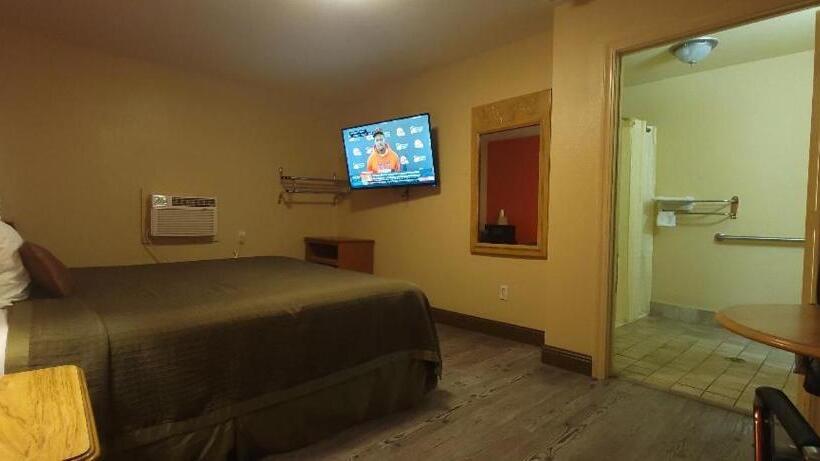 غرفة قياسية سرير كينج لذوى الإحتياجات الخاصة, Lakeview Inn Lucerne