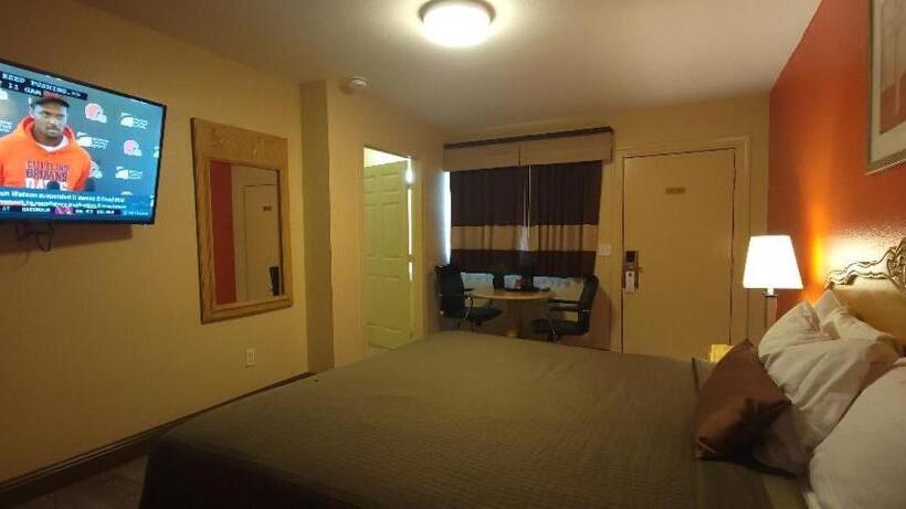 غرفة قياسية سرير كينج لذوى الإحتياجات الخاصة, Lakeview Inn Lucerne