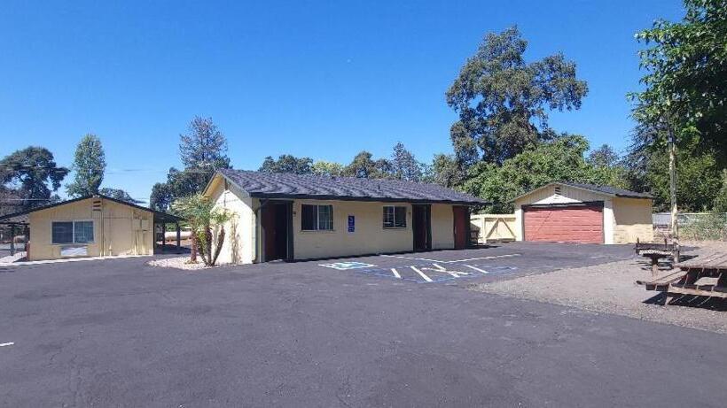 غرفة قياسية سرير كينج لذوى الإحتياجات الخاصة, Lakeview Inn Lucerne