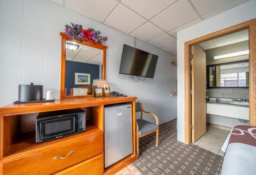 חדר סטנדרט שתי מיטות זוגיות, Sleep Ees Inn, Saginaw & Shields