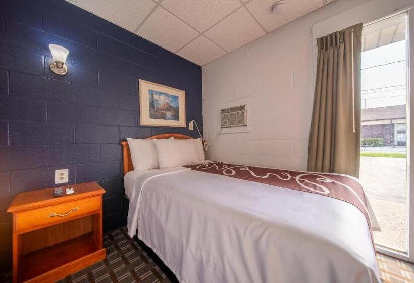 Номер Стандарт 2 Двуспальные Кровати, Sleep Ees Inn, Saginaw & Shields