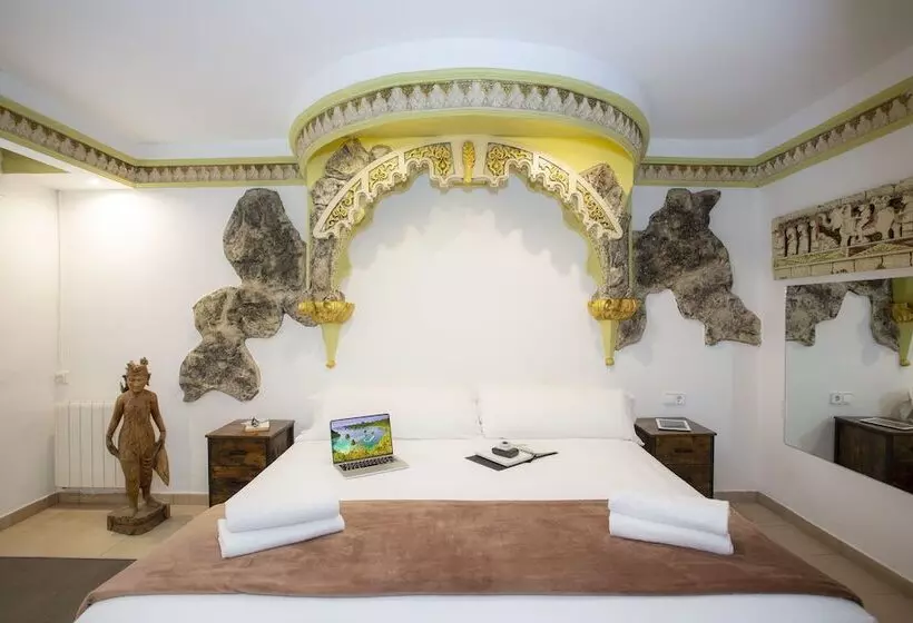 اتاق استاندارد سه نفره, Casual Civilizaciones Valencia