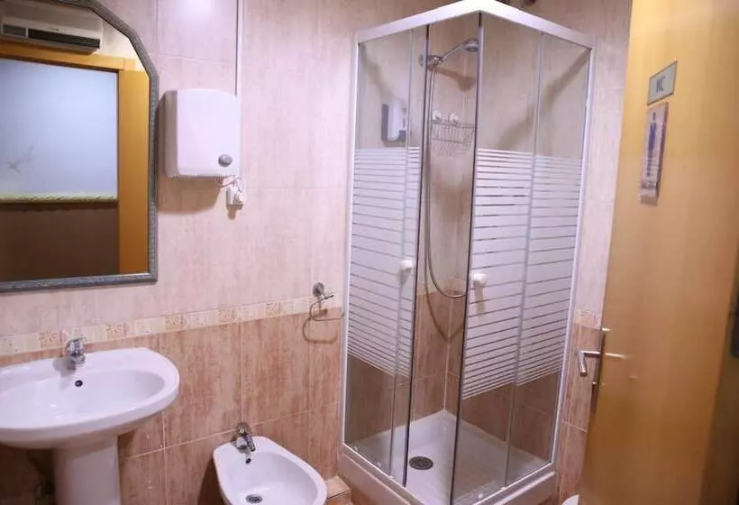 اتاق استاندارد با سرویس بهداشتی مشترک, Casual Civilizaciones Valencia