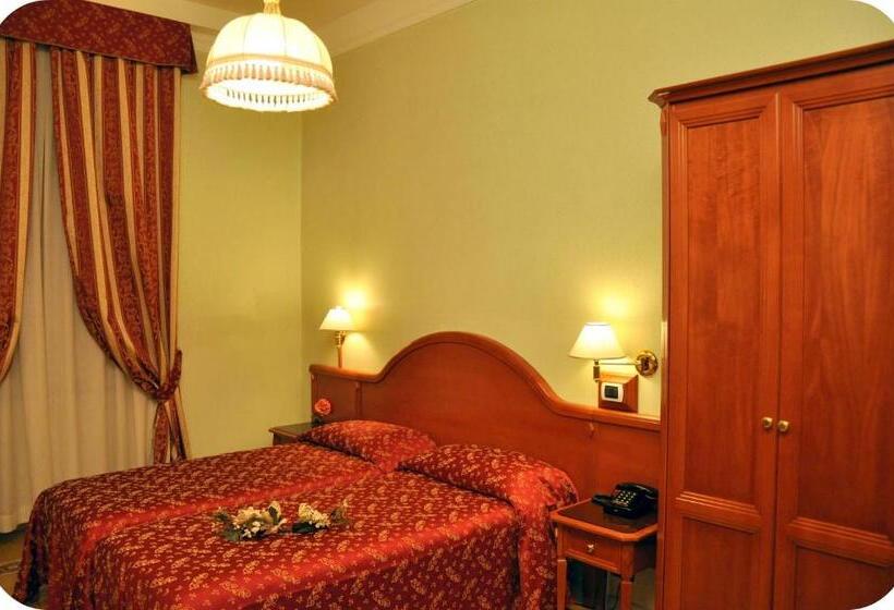 اتاق استاندارد با سرویس بهداشتی مشترک, Albergo Sandra