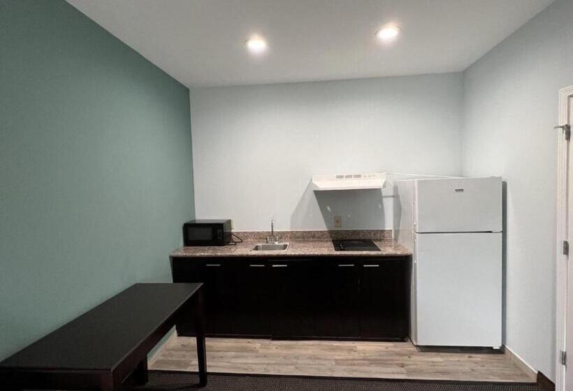 غرفة قياسية ثلاثية, Americas Best Value Inn Sulphur