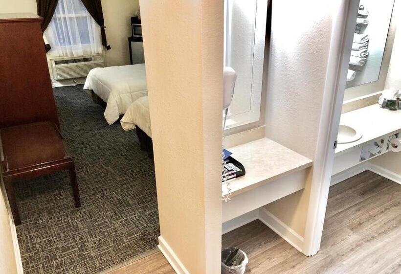 디럭스 룸, Bicentennial Inn