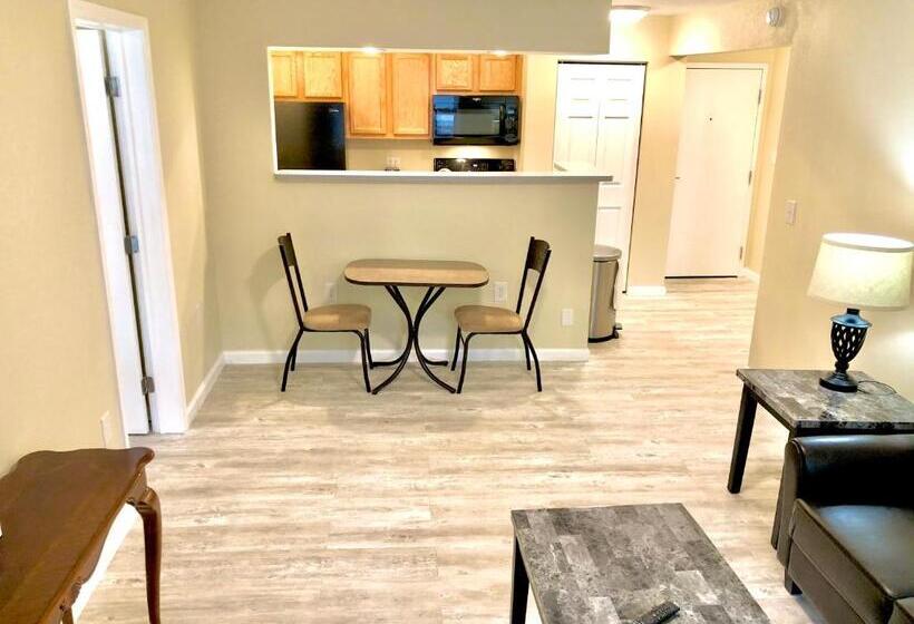 침실 2개 스위트, Bicentennial Inn