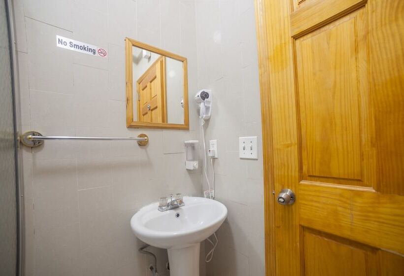 اتاق استاندارد یک تخته با سرویس بهداشتی مشترک, Bowery Grand