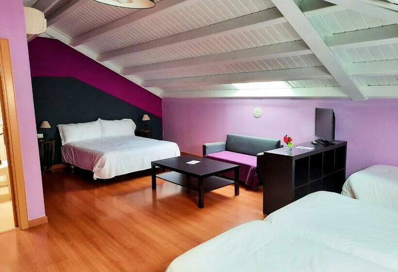 Семейный Номер, Santana Hotel Restaurante