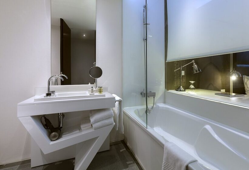 اتاق لوکس, Lisboa Carmo