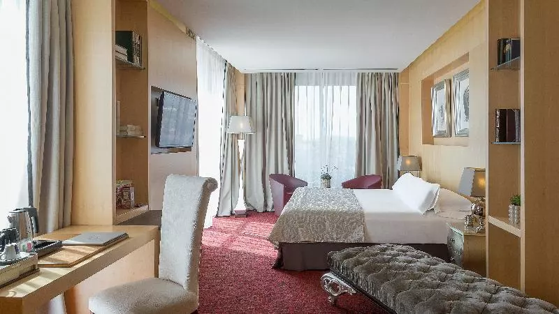 سوییت جونیور, Mim Sitges Meliá Collection