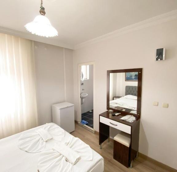 اتاق خانوادگی, Nergiz Boutique