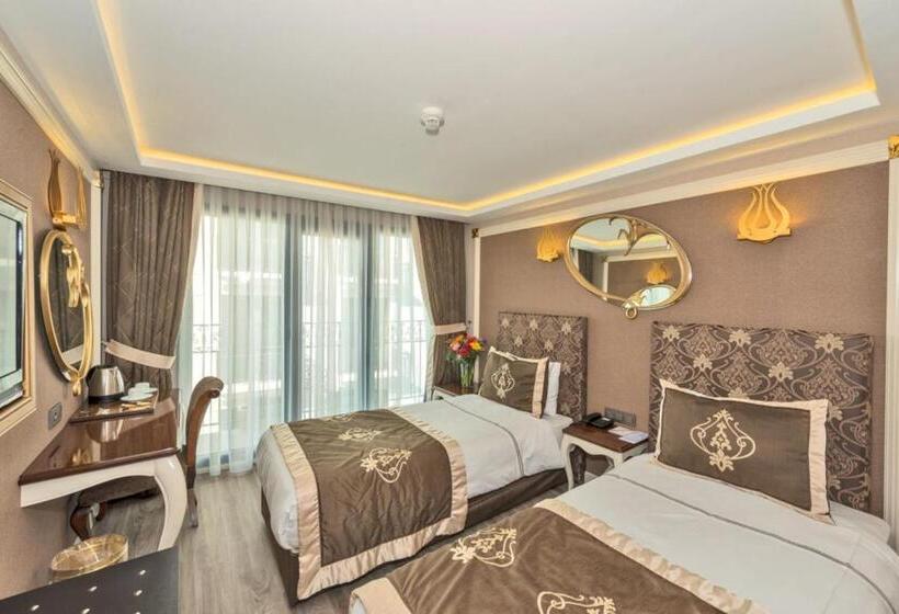 패밀리 연결 룸, The Pera Hill