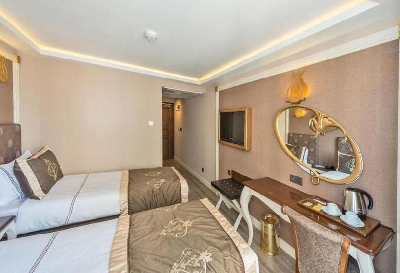 패밀리 연결 룸, The Pera Hill