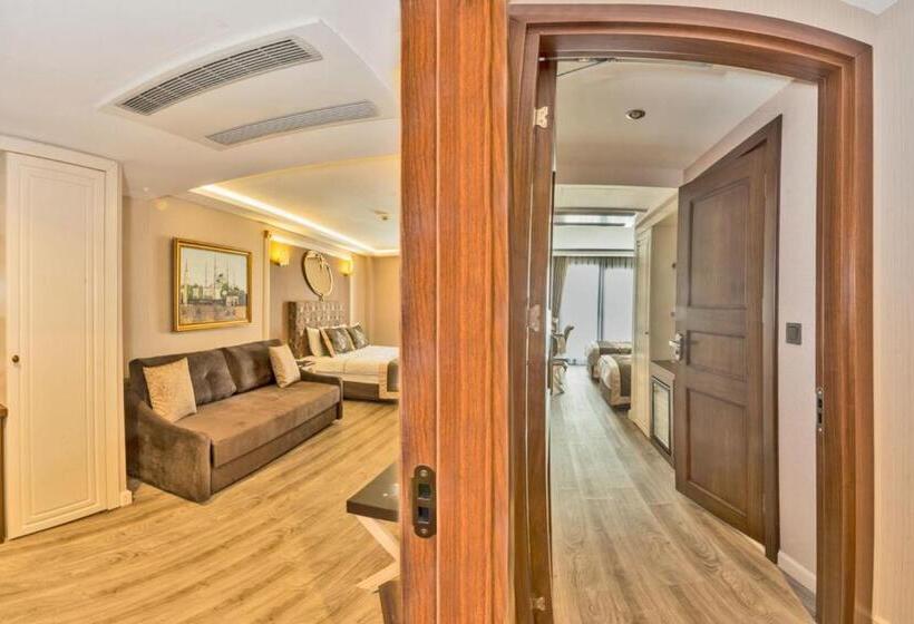 패밀리 연결 룸, The Pera Hill