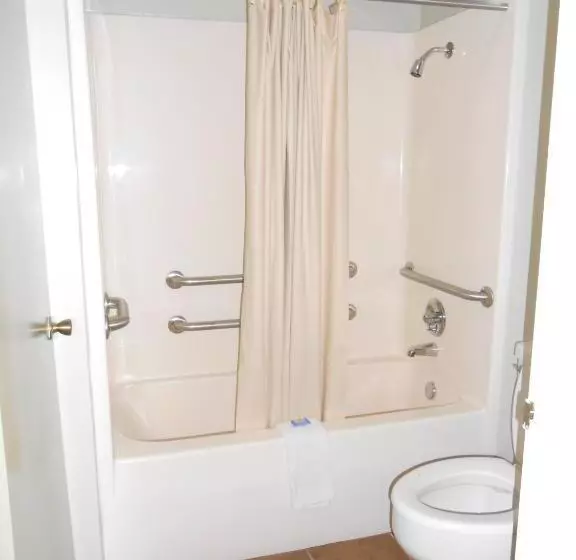 キングサイズベッドのスタンダードルーム, Budget Inn And Suites Siloam Springs
