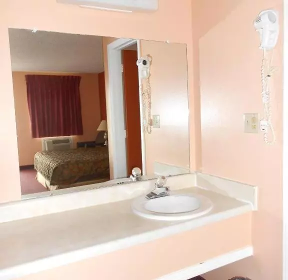 キングサイズベッドのスタンダードルーム, Budget Inn And Suites Siloam Springs