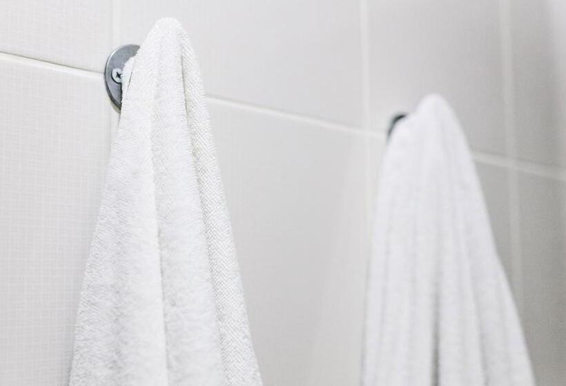 Номер Стандарт 2 Двуспальные Кровати, Royal Inn Linden