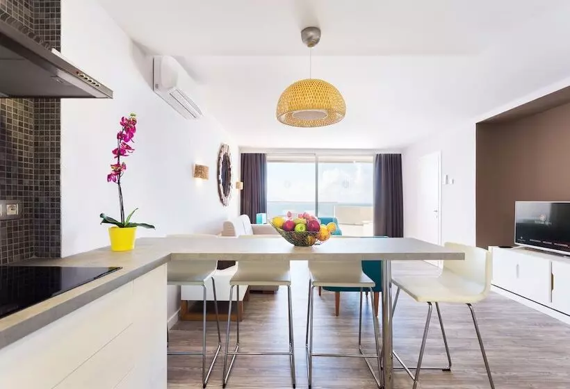 1 Bedroom Deluxe Apartment Sea View, Royal Sun Resort