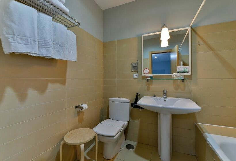 اتاق استاندارد سه نفره, Santana Hotel Restaurante