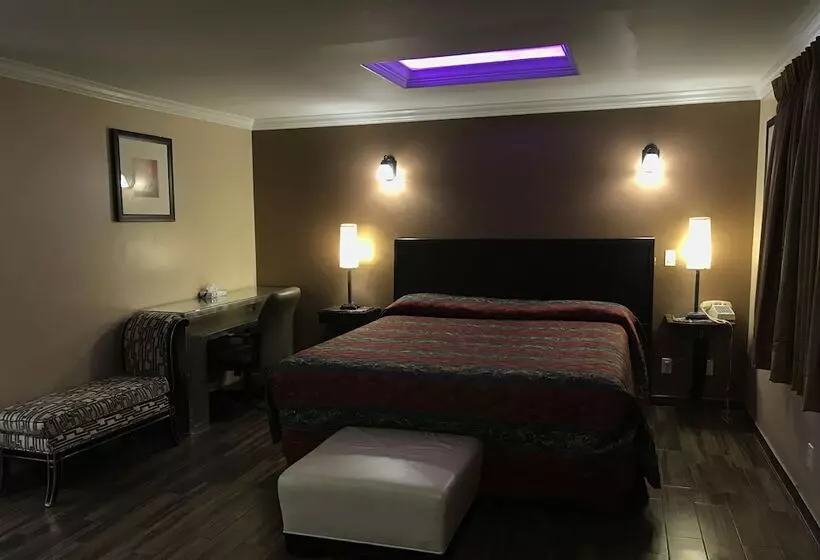 エクゼクティブスイート, Sky Palm Motel