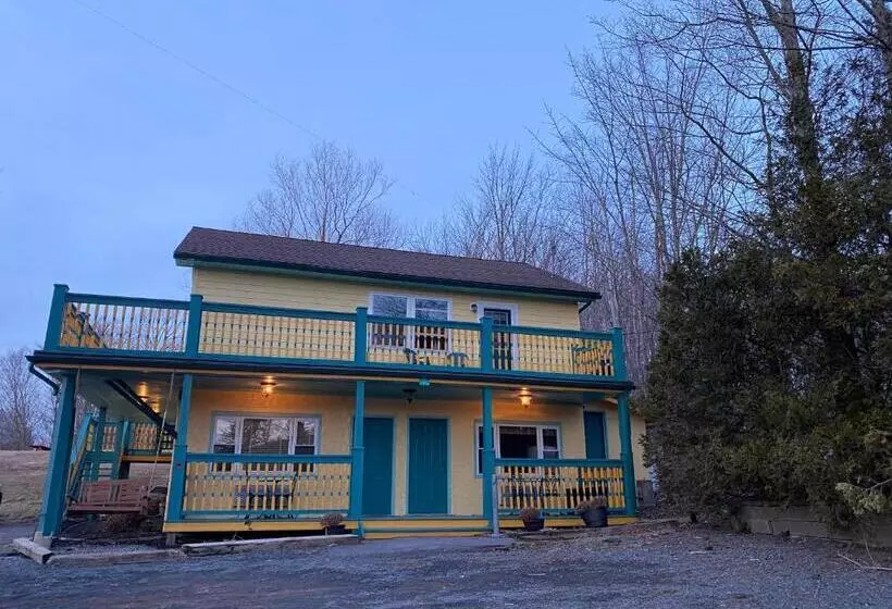 デラックススタジオ, The Sunview Motel