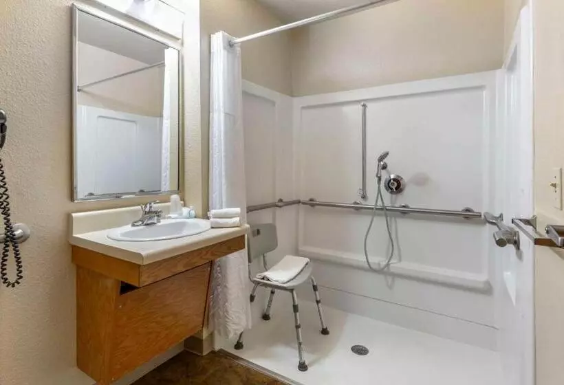 身障者適用スタンダードルーム, Woodspring Suites Raleigh Garner