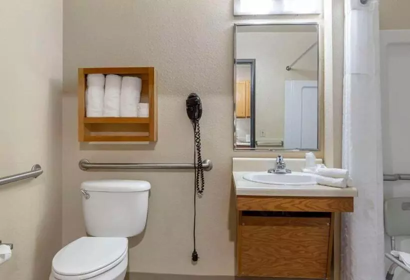 身障者適用スタンダードルーム, Woodspring Suites Raleigh Garner