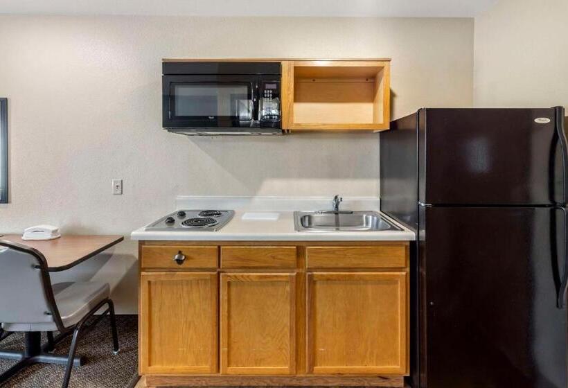 غرفه قياسيه سريرين مزدوجين, Woodspring Suites Raleigh Garner