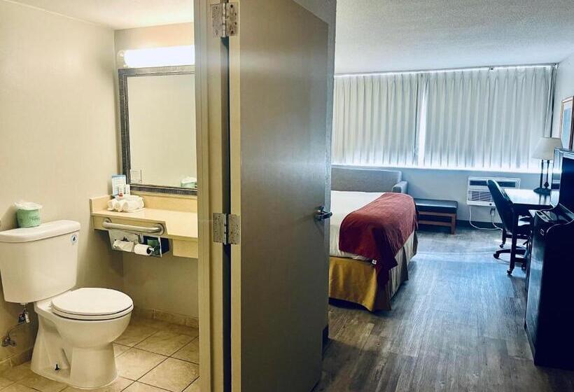 חדר סטנדרט, מיטת קינג, מותאם לאדם עם מוגבלויות, Baymont By Wyndham Keokuk