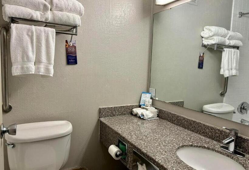 חדר סטנדרט שתי מיטות זוגיות, Baymont By Wyndham Keokuk