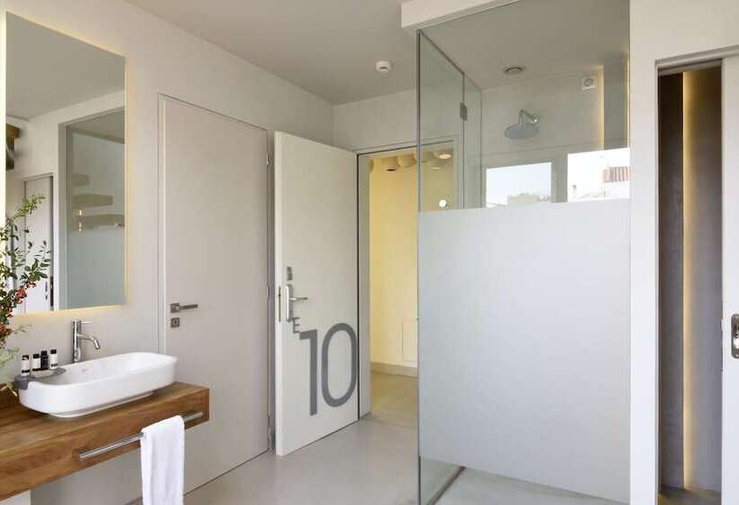 스위트, Coco Mat Hotel Nafsika