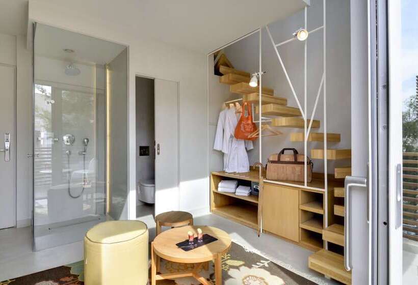 스위트, Coco Mat Hotel Nafsika