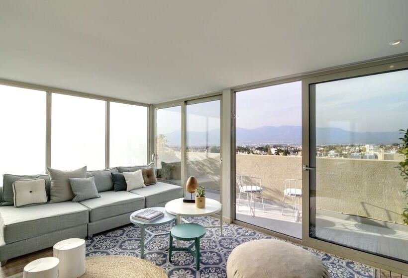 스위트, Coco Mat Hotel Nafsika