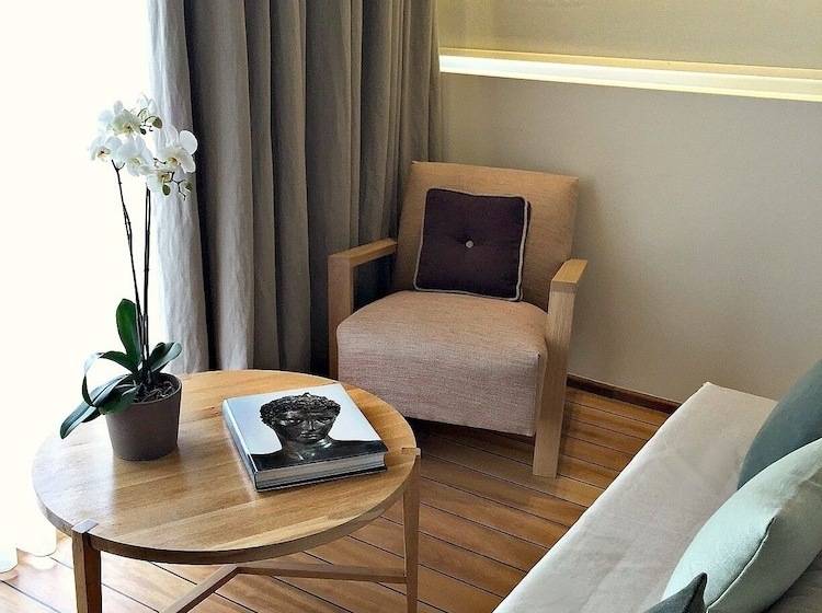 스위트, Coco Mat Hotel Nafsika