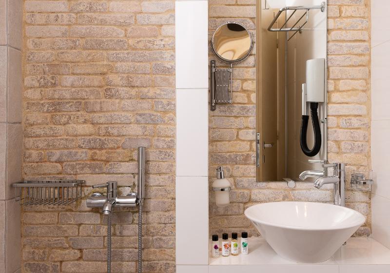 شقة غرفتين, Constellation Residences