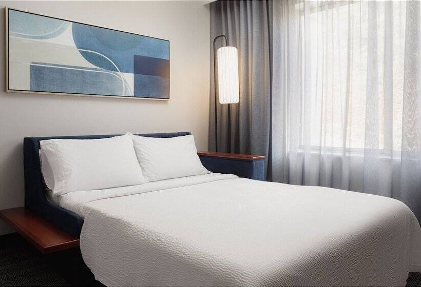 جناح, Courtyard By Marriott Boone