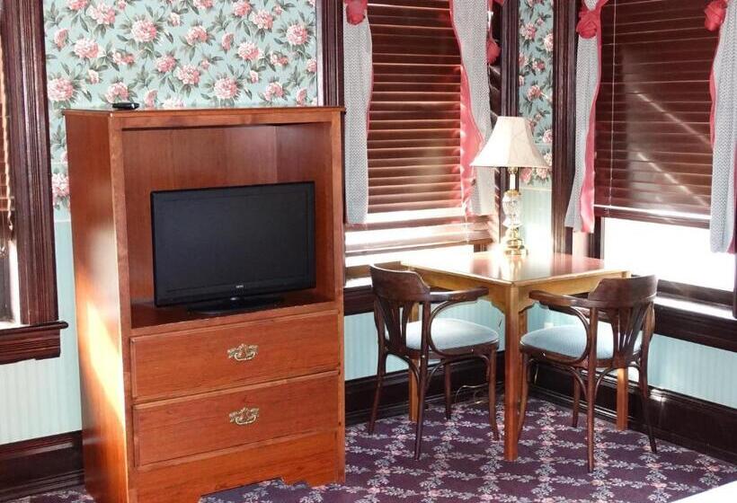 جناح سرير كينج, Historic Iron Horse Inn   Deadwood