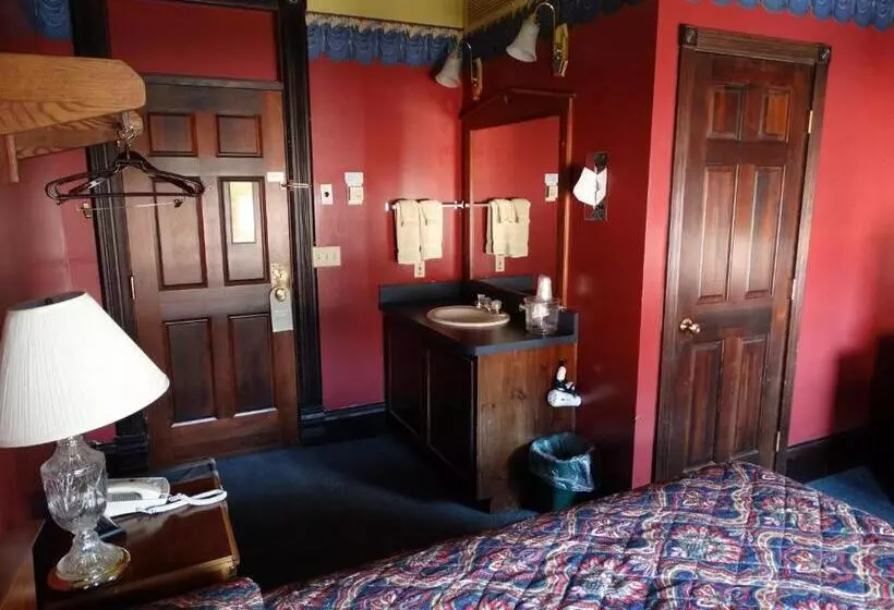 スタンダードルーム, Historic Iron Horse Inn Deadwood