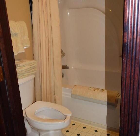 غرفه قياسيه سريرين مزدوجين, Historic Iron Horse Inn   Deadwood