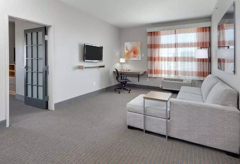 スイート(家族用), La Quinta By Wyndham Dallas Love Field