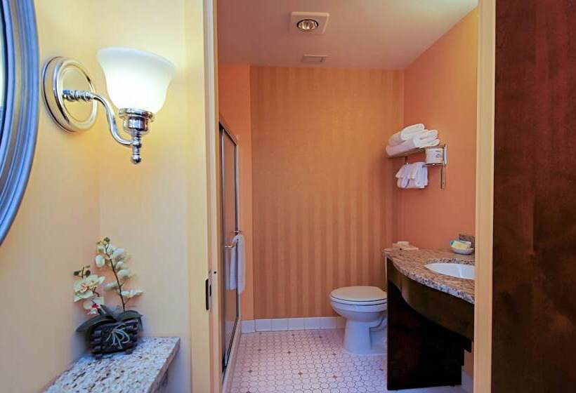 جناح, Main Street Inn