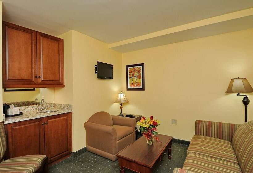 جناح, Main Street Inn