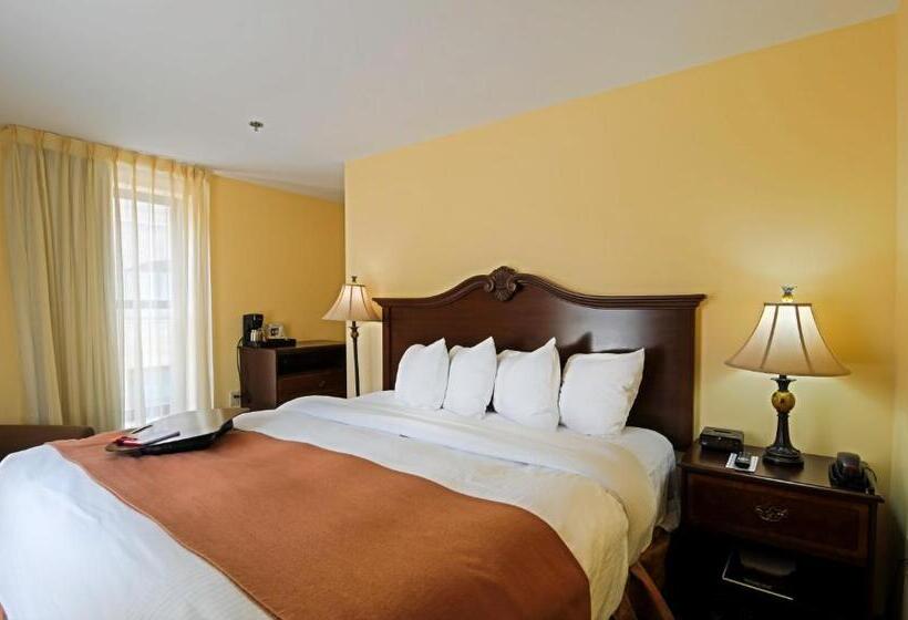 جناح, Main Street Inn