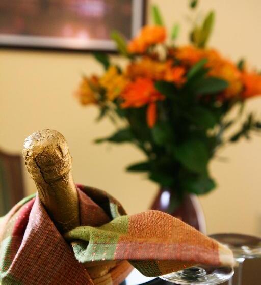 جناح, Main Street Inn