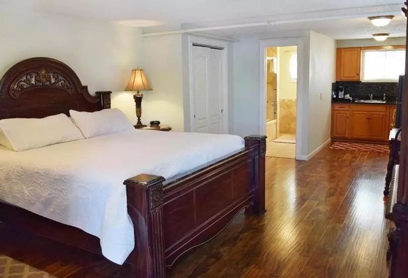 キングサイズベッドのスイートルーム, Silverton Inn & Suites