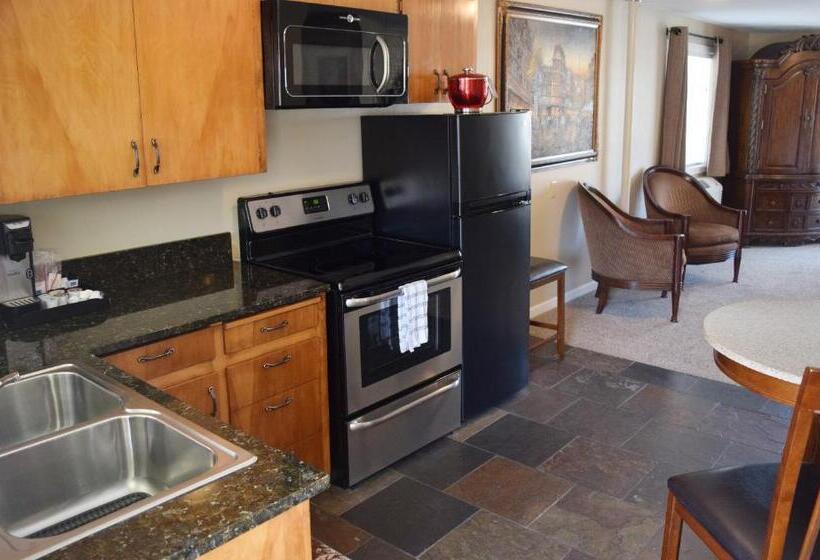 Люкс Кровать Квин, Silverton Inn & Suites