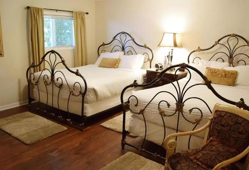 クイーンサイズベッドのスイートルーム, Silverton Inn & Suites